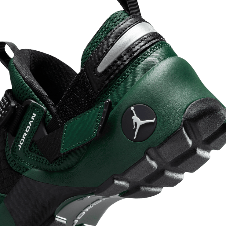 Jordan Trunner LX Fir (W) Angle 7