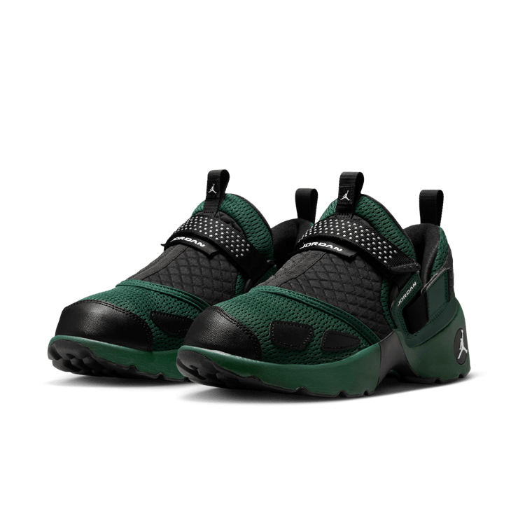 Jordan Trunner LX Fir (W) Angle 2