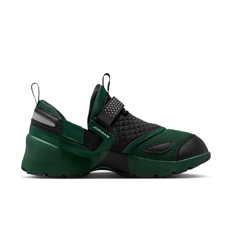 Jordan Trunner LX Fir (W) Angle 3