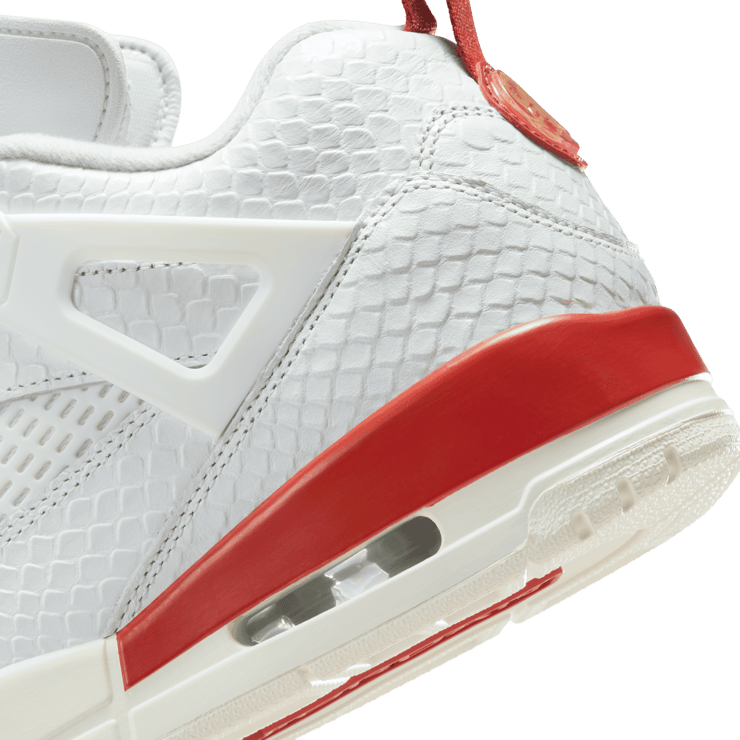 Jordan Spizike Low El Vuelo Angle 14