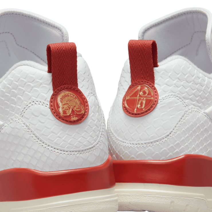 Jordan Spizike Low El Vuelo Angle 16