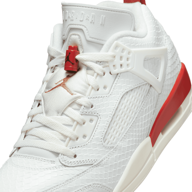 Jordan Spizike Low El Vuelo Angle 17