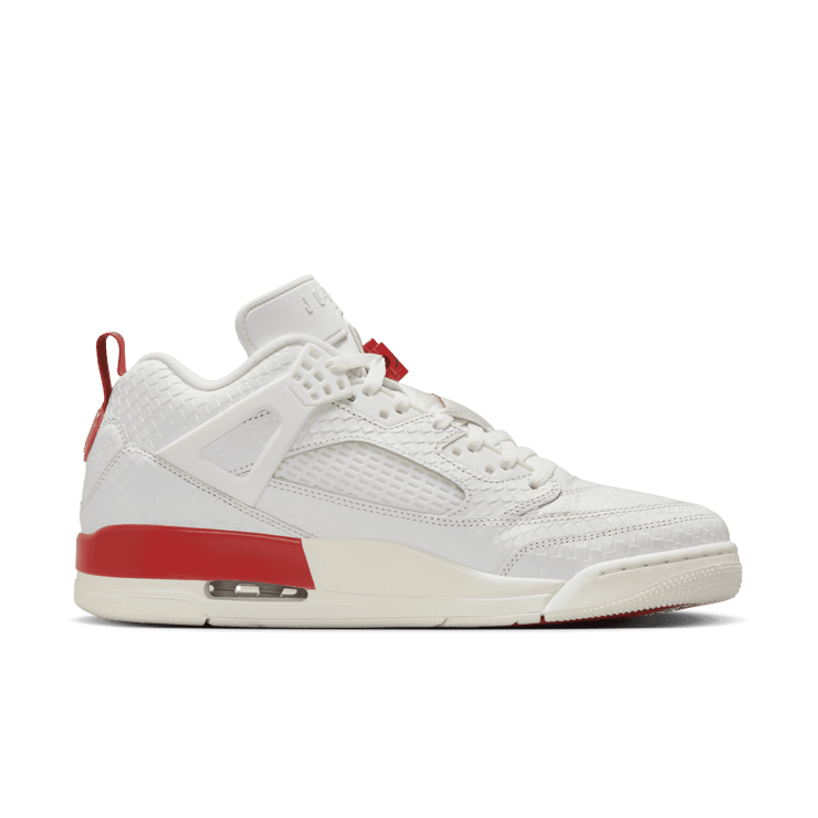 Jordan Spizike Low El Vuelo Angle 2