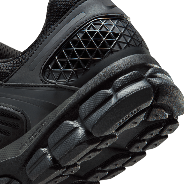Nike Zoom Vomero 5 Black Reflective Angle 6