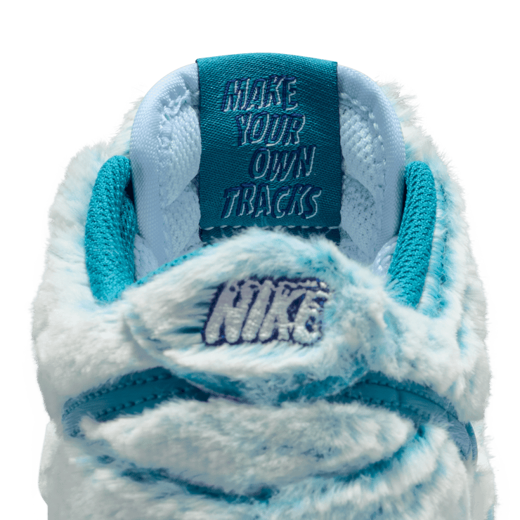 Nike Dunk Low Abominable Snowman (GS) Angle 8