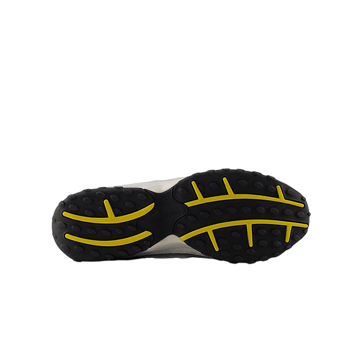 New Balance 204L Grey Yellow Angle 3