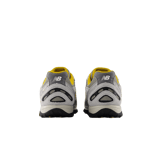 New Balance 204L Grey Yellow Angle 4