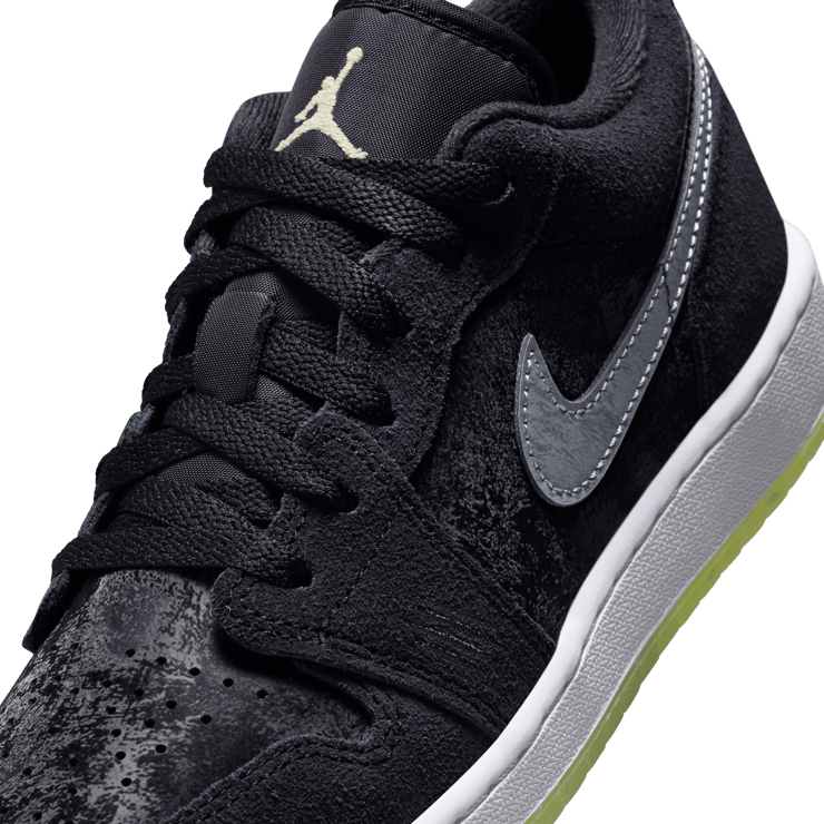 Air Jordan 1 Low Inner Beast (GS) Angle 11