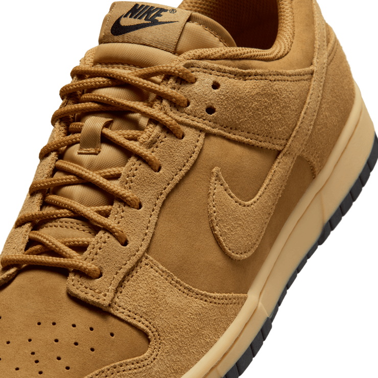 Nike Dunk Low Wheat Angle 8