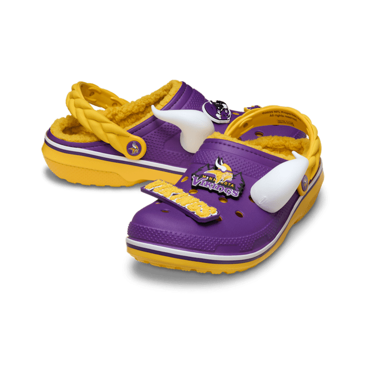 Crocs Classic Lined Clog NFL Minnesota Vikings Angle 0