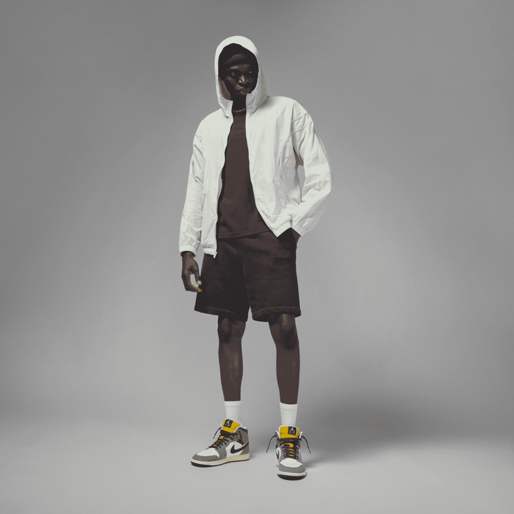 Air Jordan 1 Mid SE White Cave Stone Angle 5