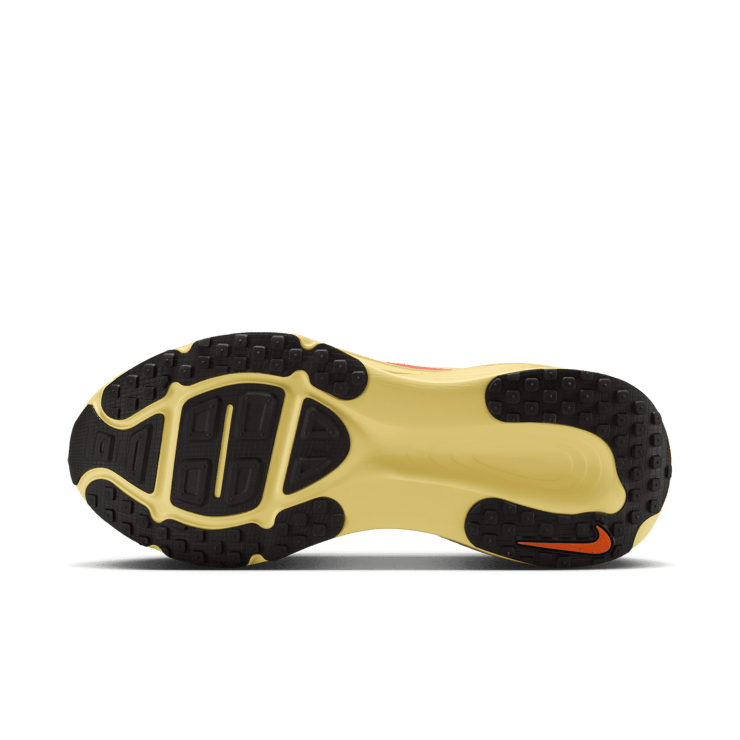 Nike Vomero 18 International Running Pack Angle 1