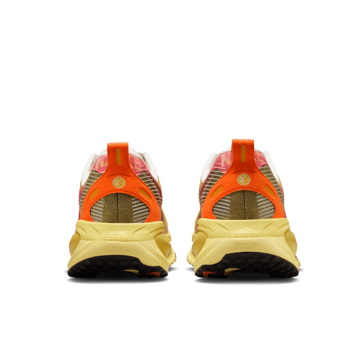 Nike Vomero 18 International Running Pack Angle 3