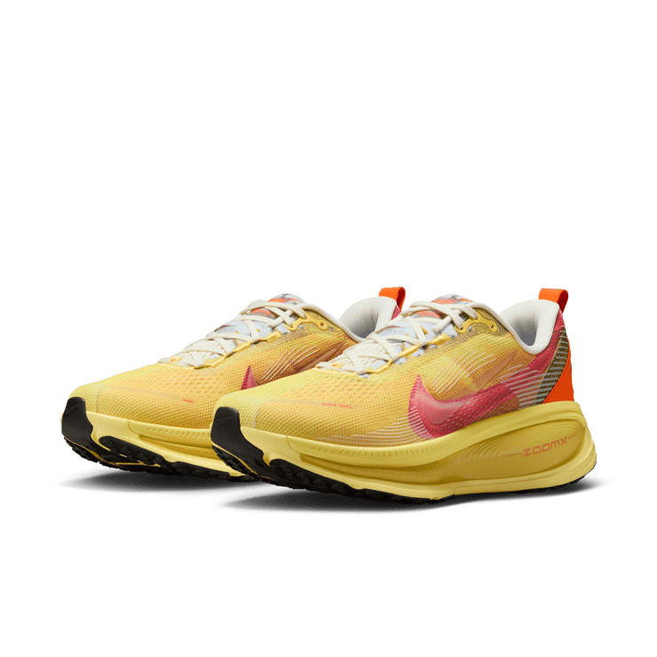 Nike Vomero 18 International Running Pack Angle 2