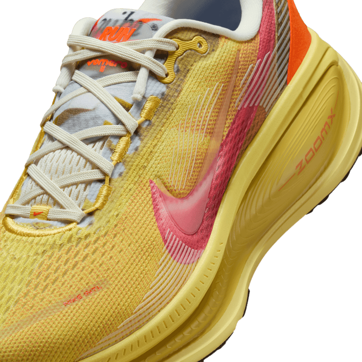 Nike Vomero 18 International Running Pack Angle 4
