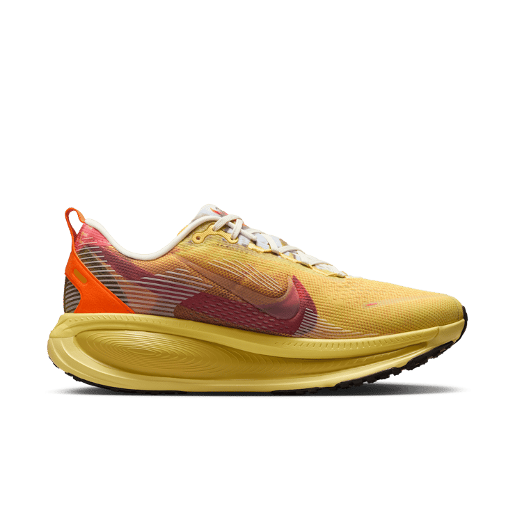 Nike Vomero 18 International Running Pack Angle 0