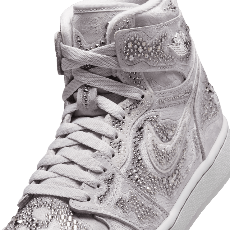 Air Jordan 1 Retro High OG Swarovski Vast Grey (W) Angle 6