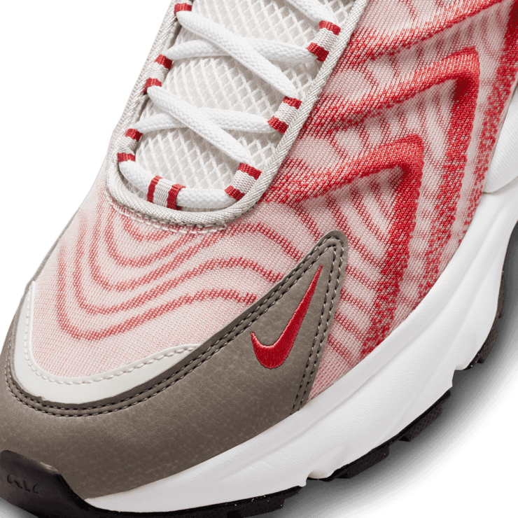 Nike Air Max TW Red Clay Angle 4