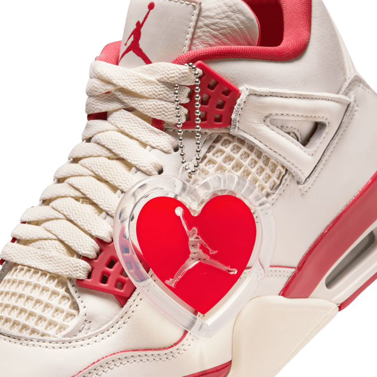 Air Jordan 4 Retro Valentine's Day (W) Angle 9