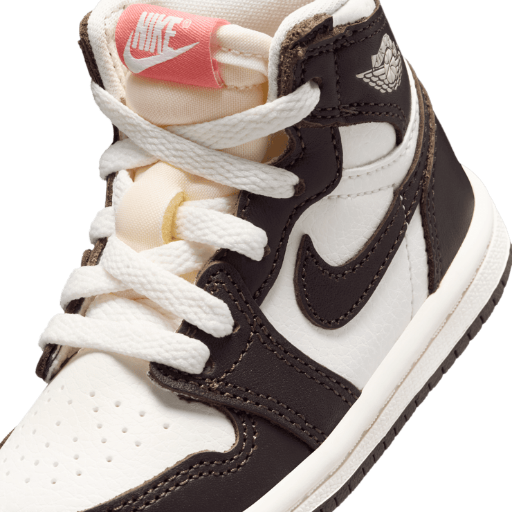 Air Jordan 1 Retro High OG Baroque Brown Light Madder Root (TD) Angle 4
