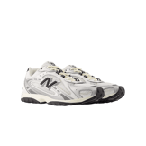 New Balance 204L Silver Metallic Black Angle 2