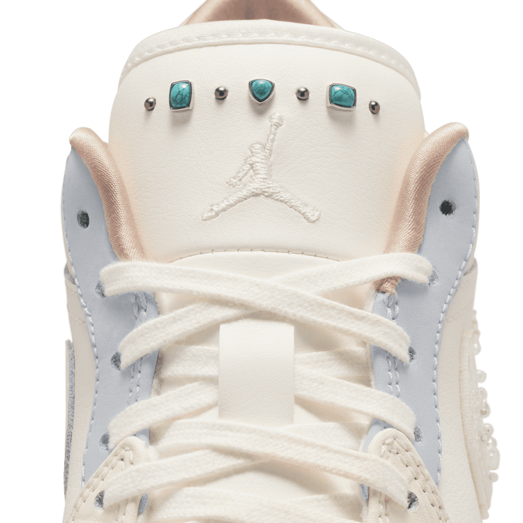 Air Jordan 1 Low SE Crafty Sail (W) Angle 4