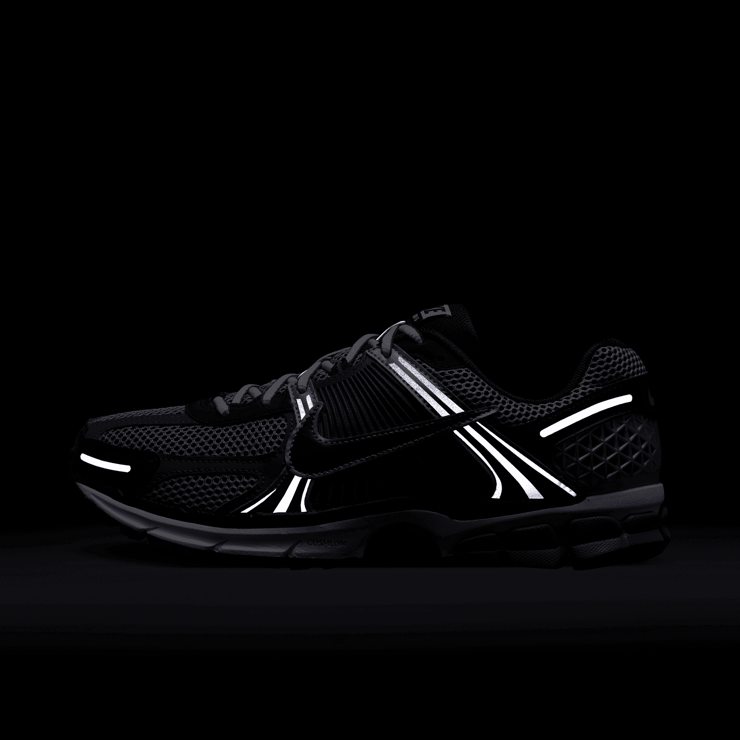 Nike Zoom Vomero 5 Metallic Silver Court Purple Angle 5