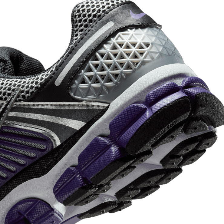 Nike Zoom Vomero 5 Metallic Silver Court Purple Angle 4