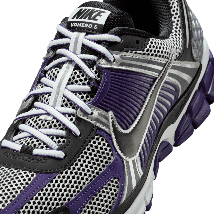 Nike Zoom Vomero 5 Metallic Silver Court Purple Angle 3