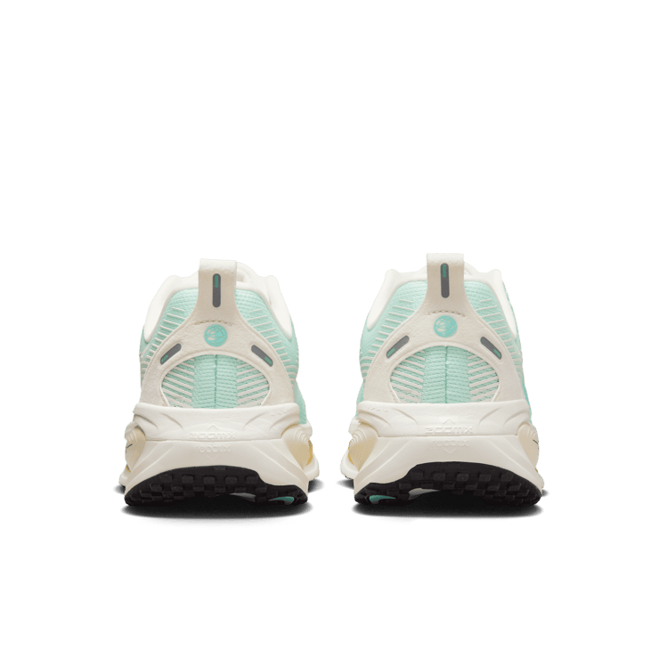 Nike Vomero 18 GC NIRT (W) Angle 3