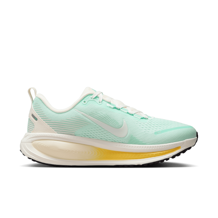 Nike Vomero 18 GC NIRT (W) Angle 8