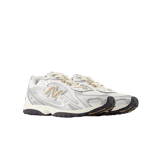 New Balance 204L Silver Metallic Flat Taupe Angle 2
