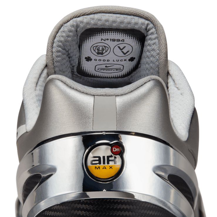 Nike Air Max DN8 Victor Victor Nissan Skyline Angle 7