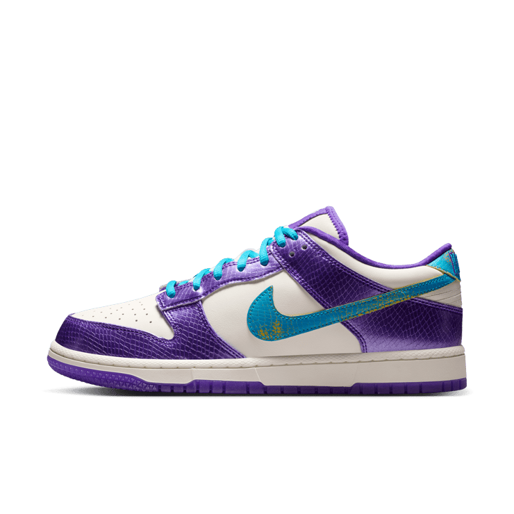 Nike Kobe Dunk Low Protro Hornets Angle 0
