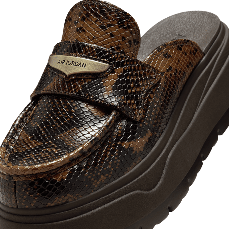 Air Jordan Mule Snakeskin (W) Angle 5