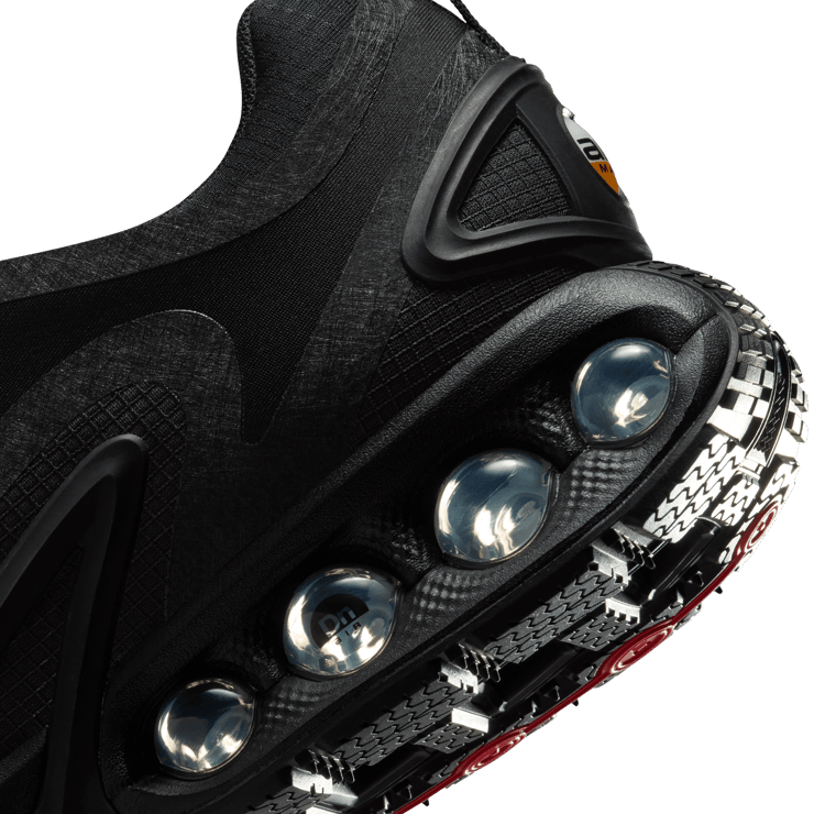 Nike Air Max DN Roam Black Metallic Silver Angle 5