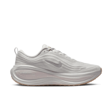 Nike Vomero Plus Speckle Vast Grey Angle 5