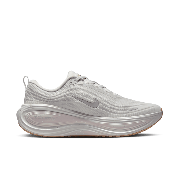 Nike Vomero Plus Speckle Vast Grey Angle 5