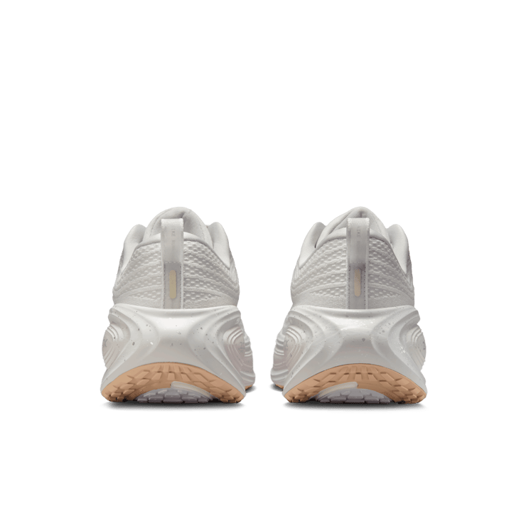 Nike Vomero Plus Speckle Vast Grey Angle 3