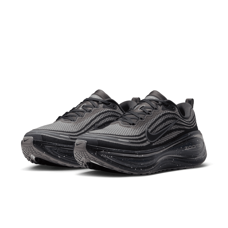 Nike Vomero Plus Speckle Anthracite Black Angle 5