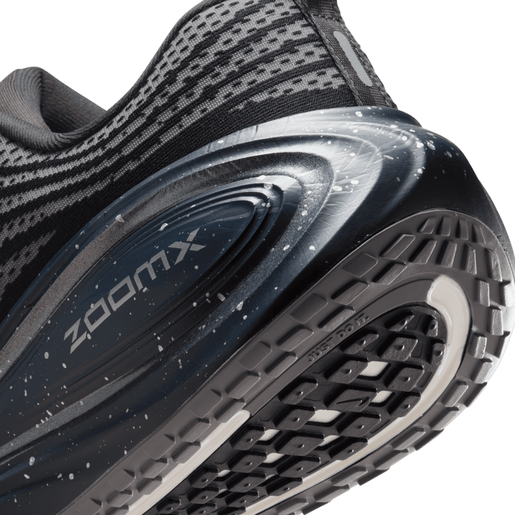 Nike Vomero Plus Speckle Anthracite Black Angle 6