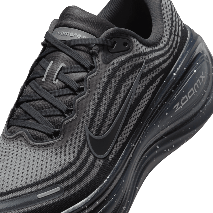 Nike Vomero Plus Speckle Anthracite Black Angle 7