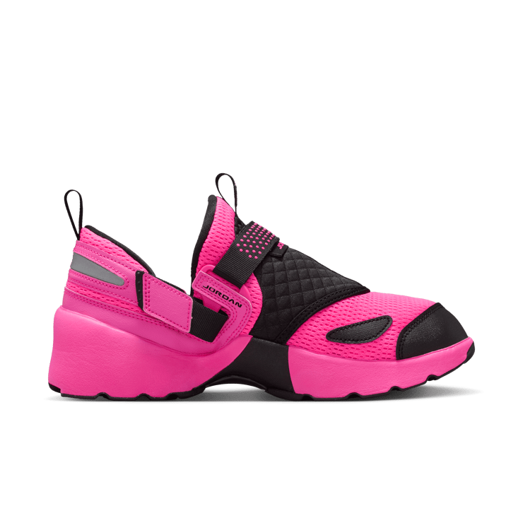 Jordan Trunner LX Pink Blast Angle 15