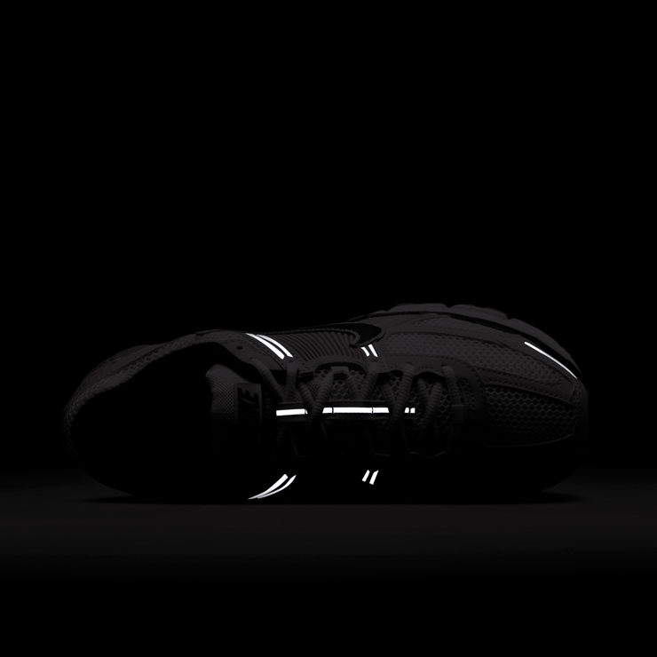 Nike Zoom Vomero 5 Light Orewood Brown Bright Crimson Angle 11