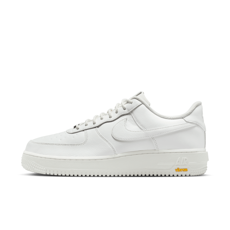 Nike Air Force 1 Low Gore-Tex Vibram Summit White Angle 1