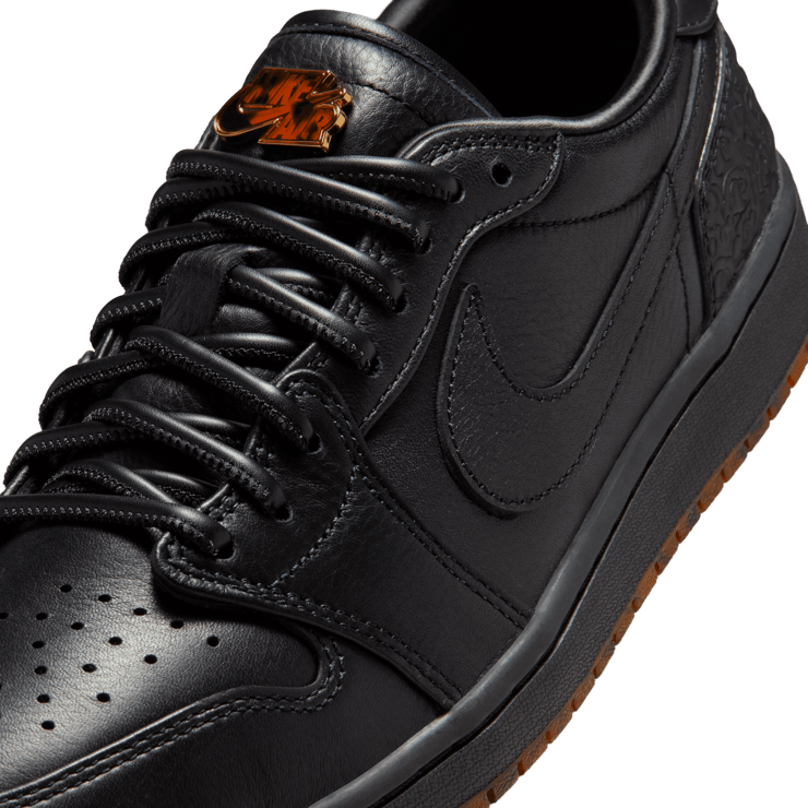 Air Jordan 1 Retro Low OG Xuan Wu Angle 27