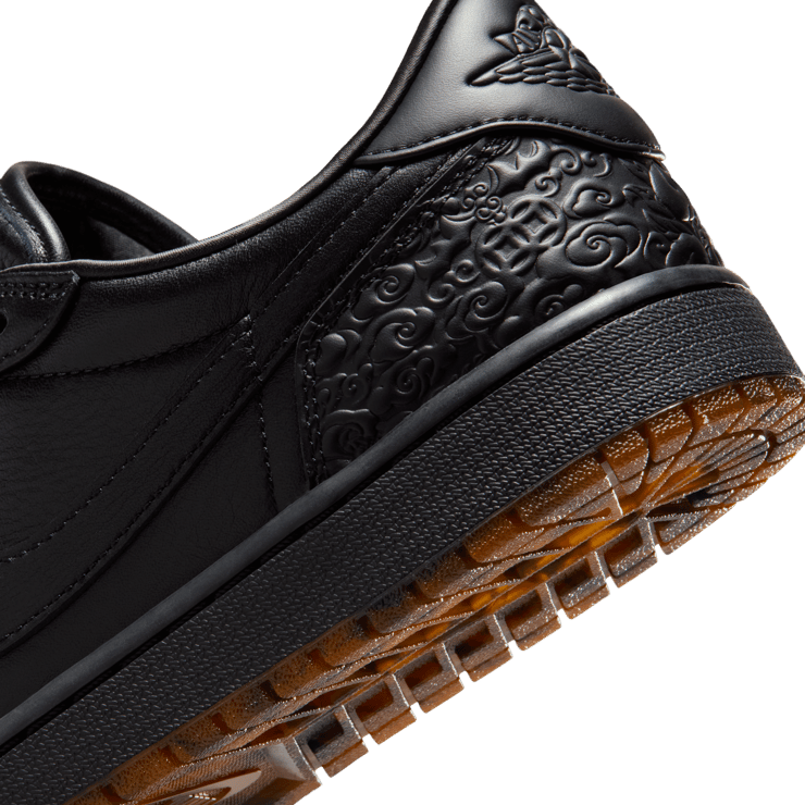 Air Jordan 1 Retro Low OG Xuan Wu Angle 25