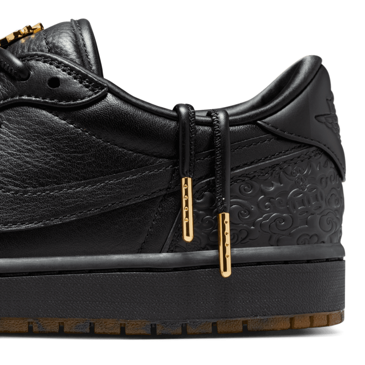 Air Jordan 1 Retro Low OG Xuan Wu Angle 24