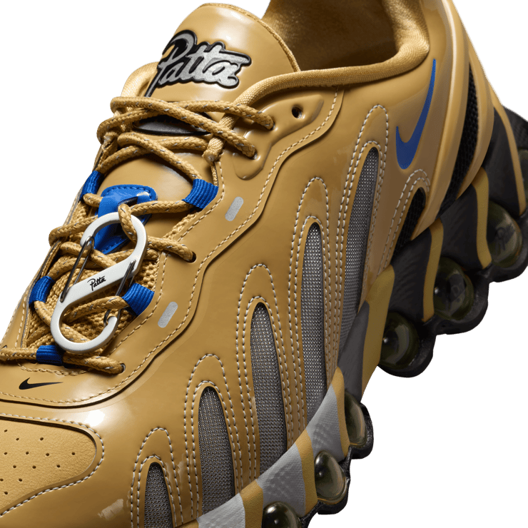 Nike Air Max DN8 Patta Club Gold Angle 11