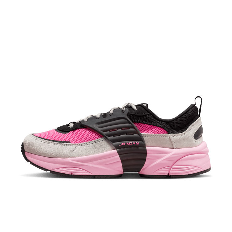 Jordan Trunner O/S Wolf Grey Pink Blast Angle 3
